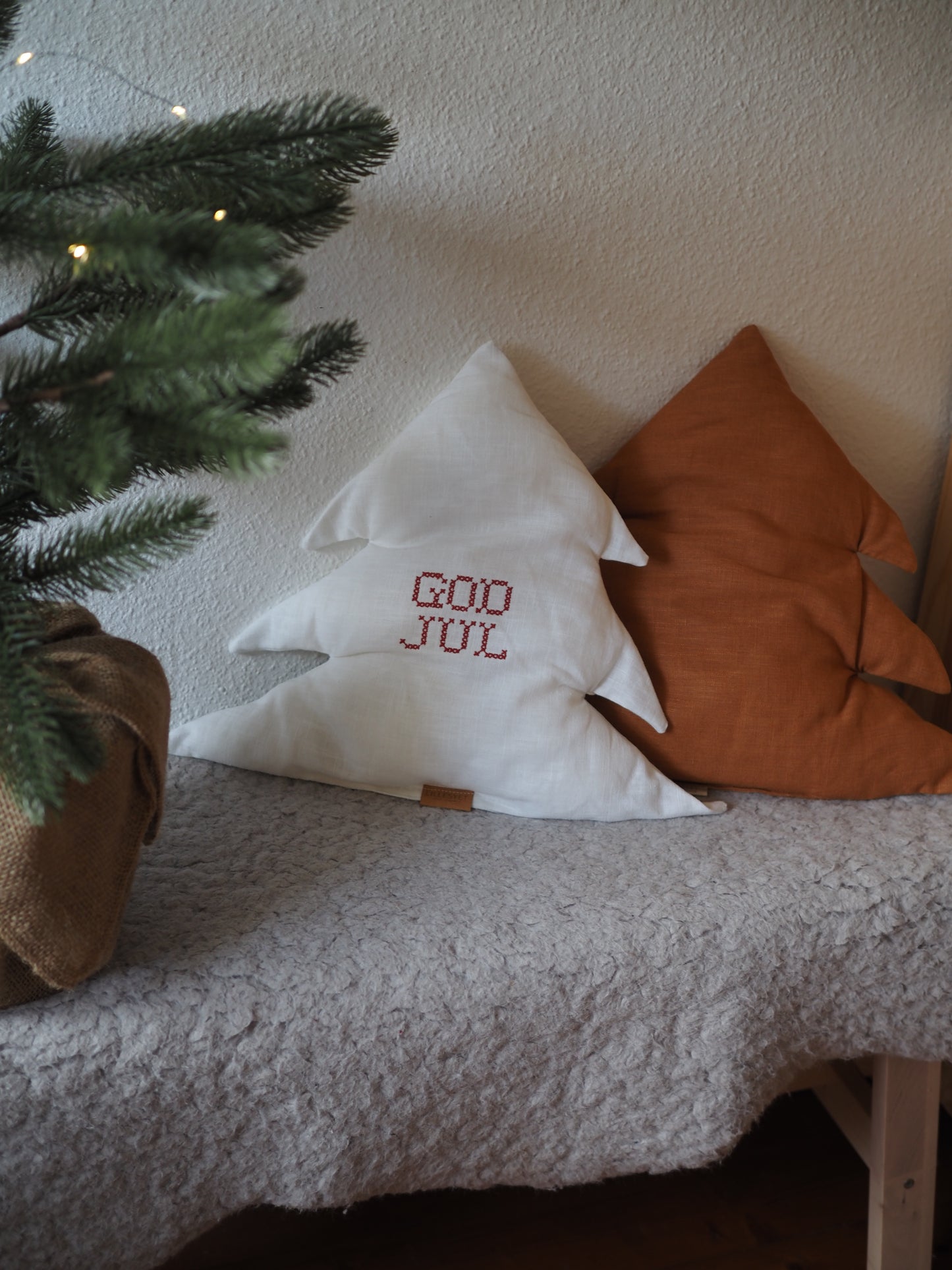 Tannenbaum Leinen Kissen schlicht / bestickt