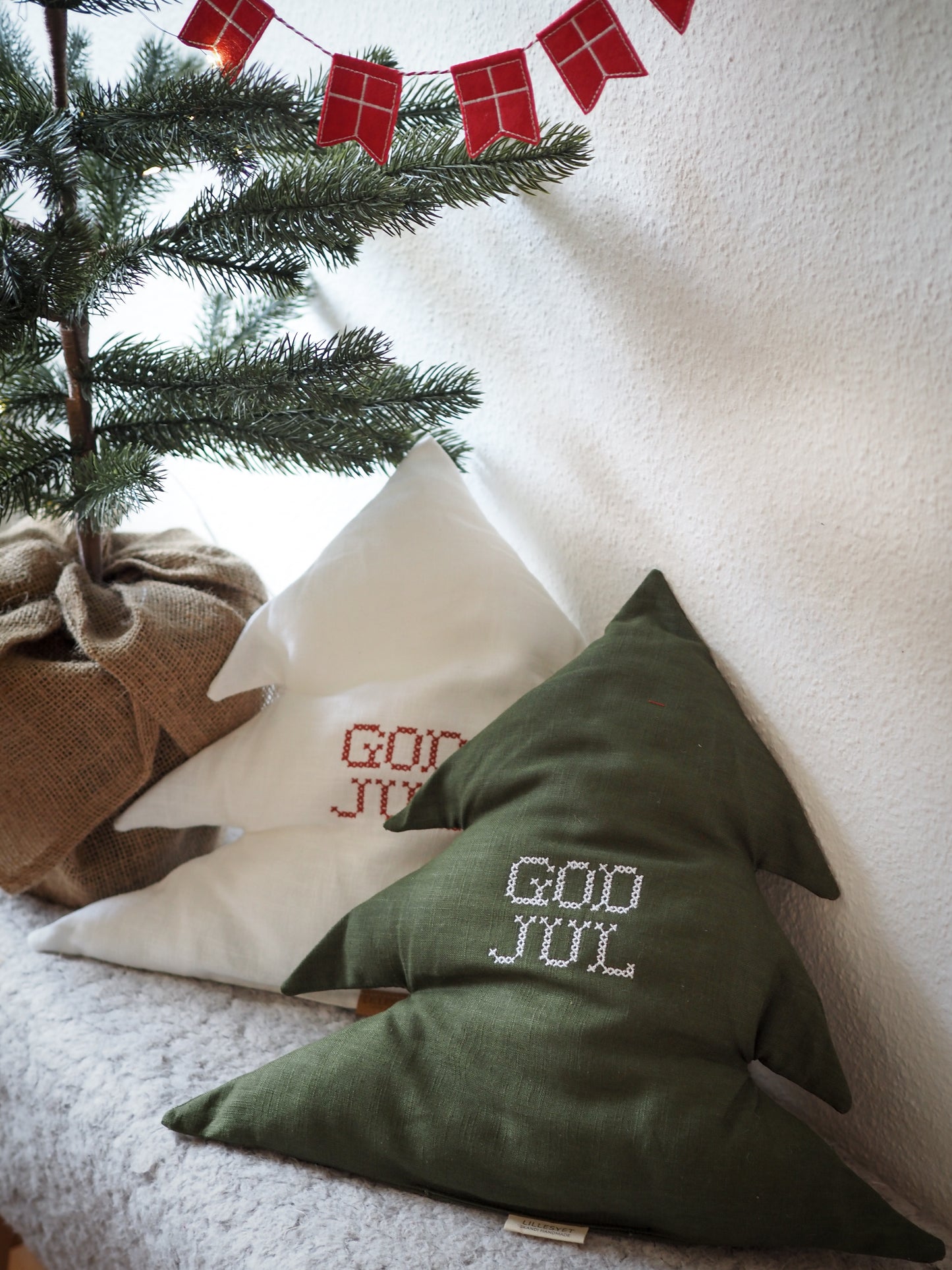 Tannenbaum Leinen Kissen schlicht / bestickt